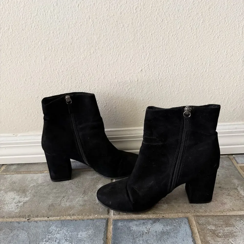 Quipid Black Faux Suede Ankle Booties Block Heel Women’s Size 8